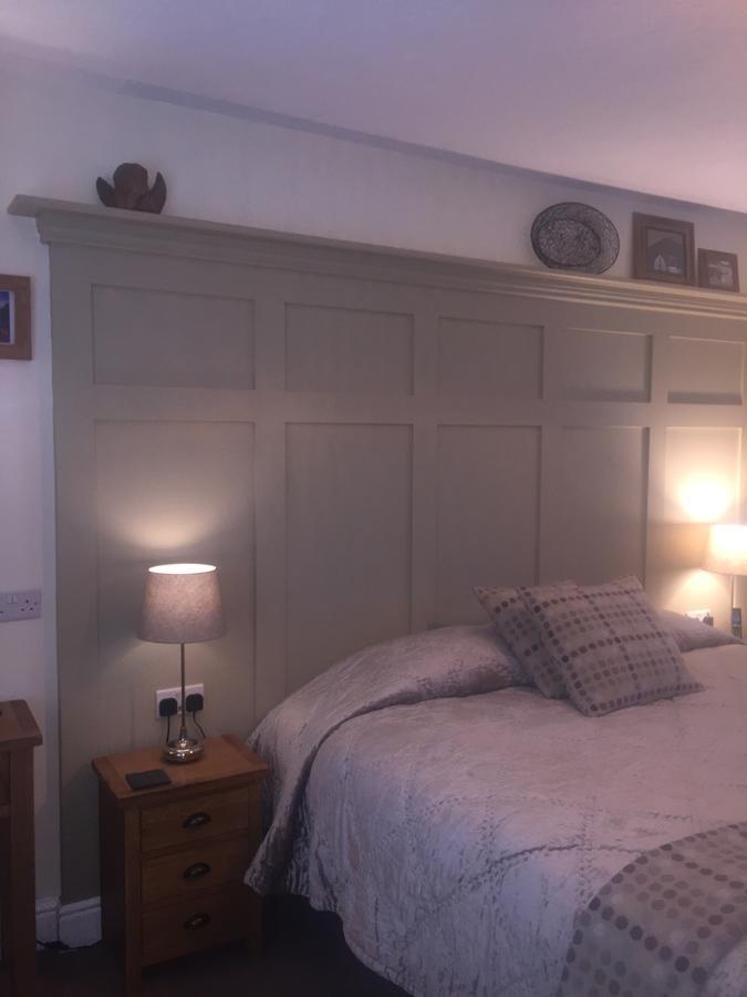 Cathedral View - Swn Yr Afon Bed & Breakfast Brecon Exterior photo