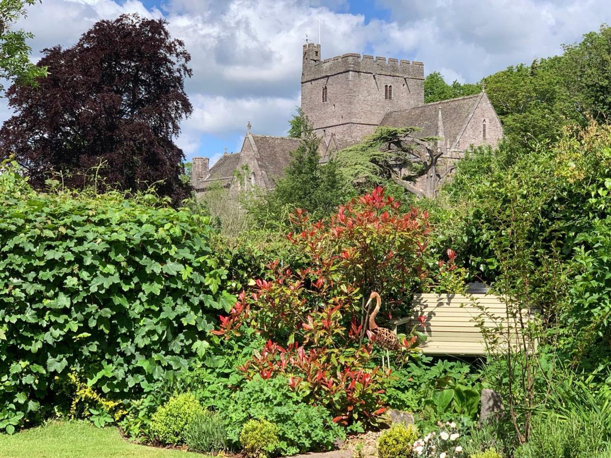 Cathedral View - Swn Yr Afon Bed & Breakfast Brecon Exterior photo